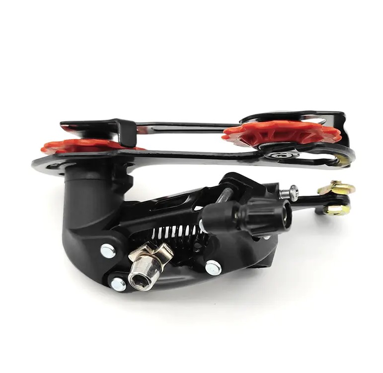 Cad é príomhfheidhm derailleur cúil rothar?